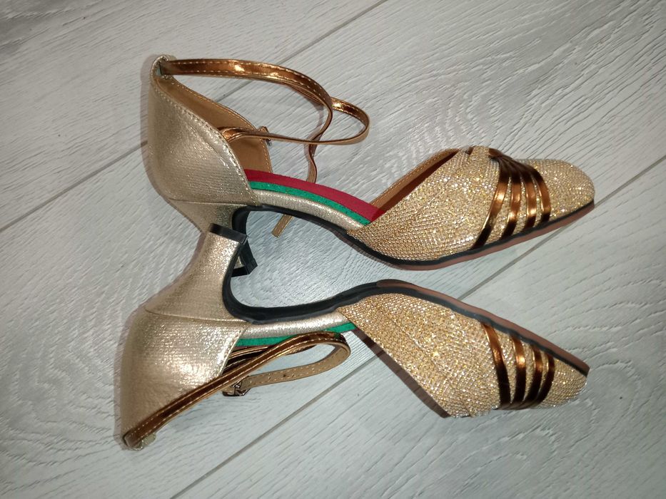 Босоножки для профессиональных танцовщиц