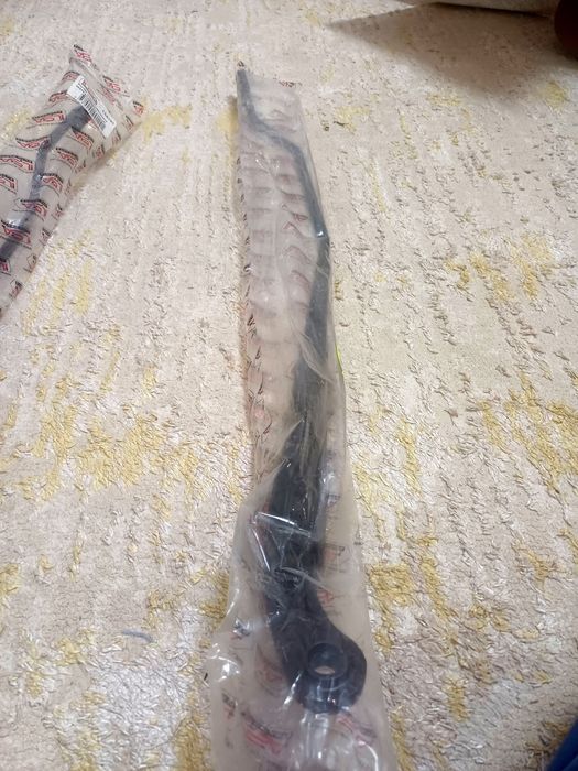 Рычаг стеклоочистителя на весту