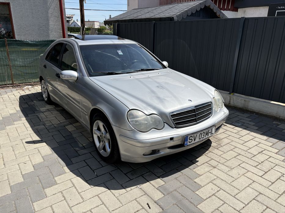 Vand sau schimb Mercedes C 200