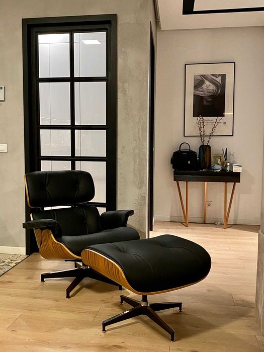 Fotoliu si taburet stil Eames
