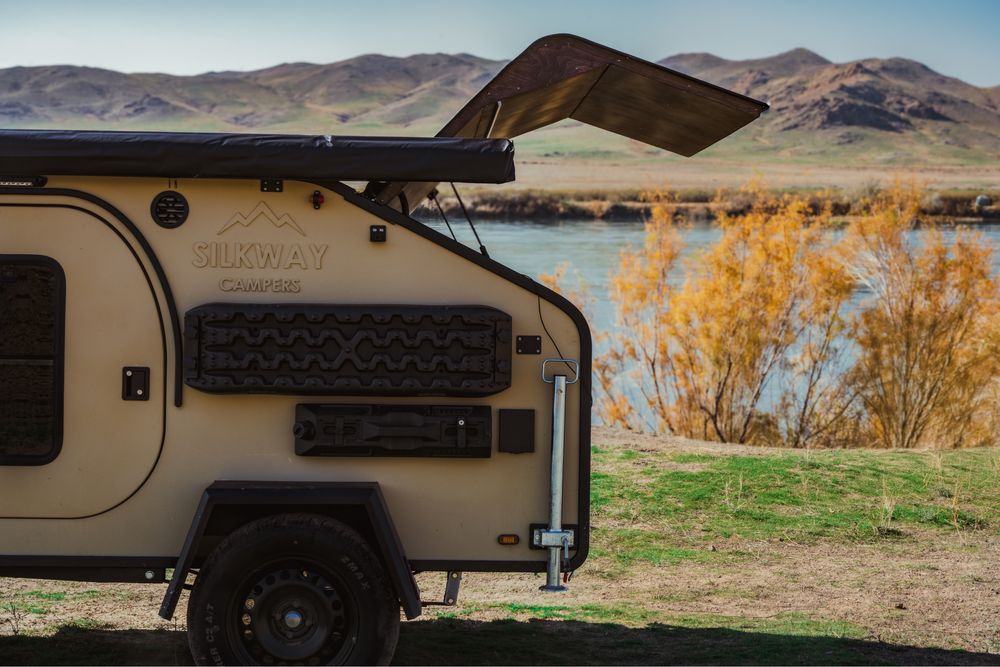 Прицеп-автодом кемпер