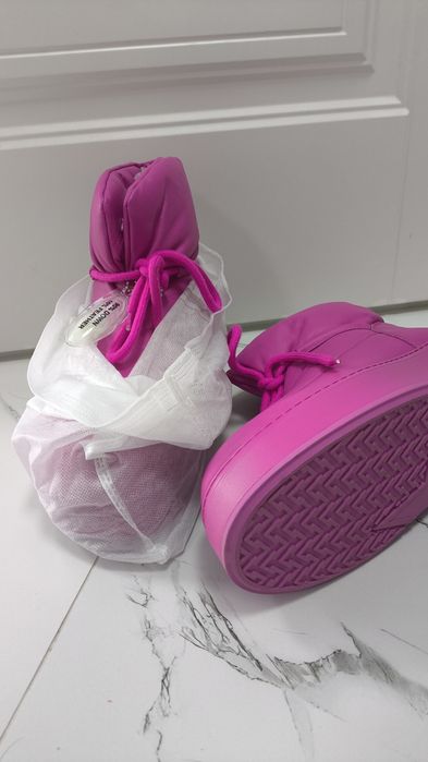 Новые зимние кроссовки 38