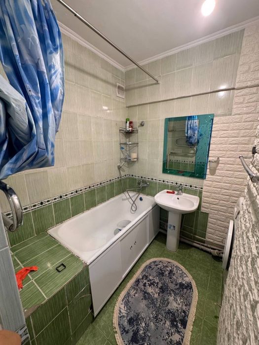 Сдаётся 2 ком квартира на Кадышева базаре