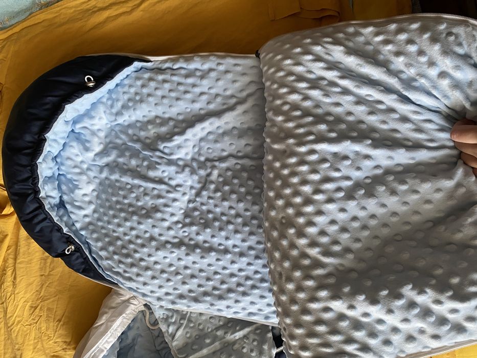 Продам комбенизон и кокон на мальчика