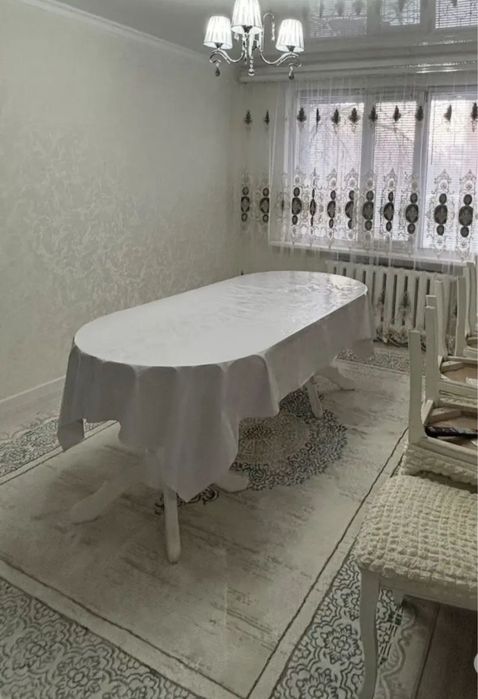 Продам стол для гостиной