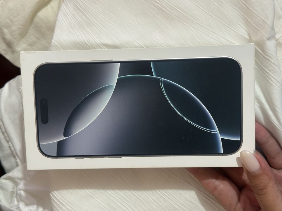 Продам iPhone 16 Pro Max