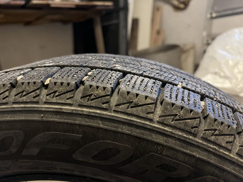 Шины зимние Goform 215/60R17