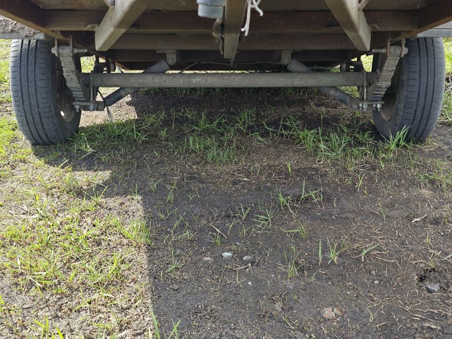 Скотовозка легковой