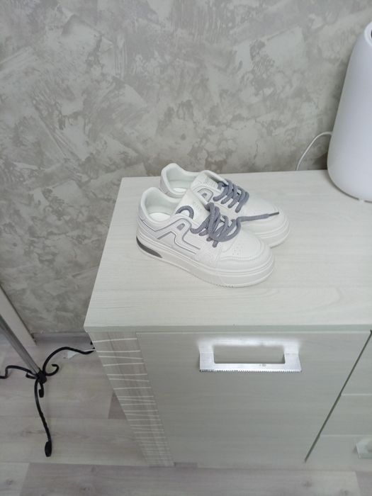 Срочно продам новый 38,36 размеры