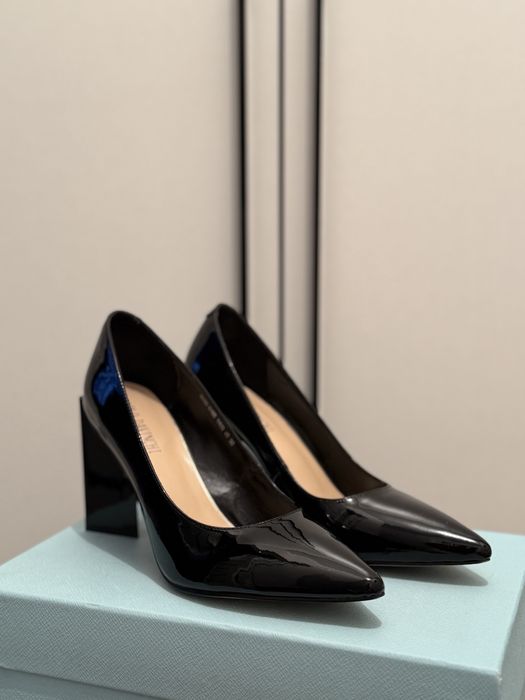 Продам черные лакированные туфли