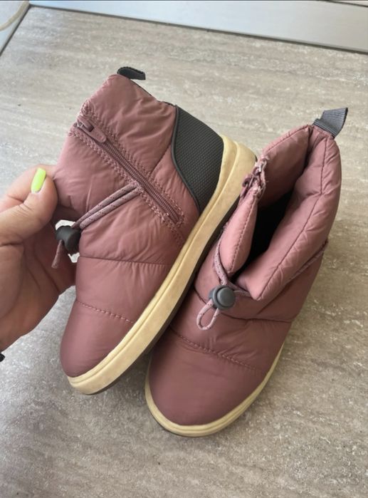 Vand ghetute marimea 28 zara