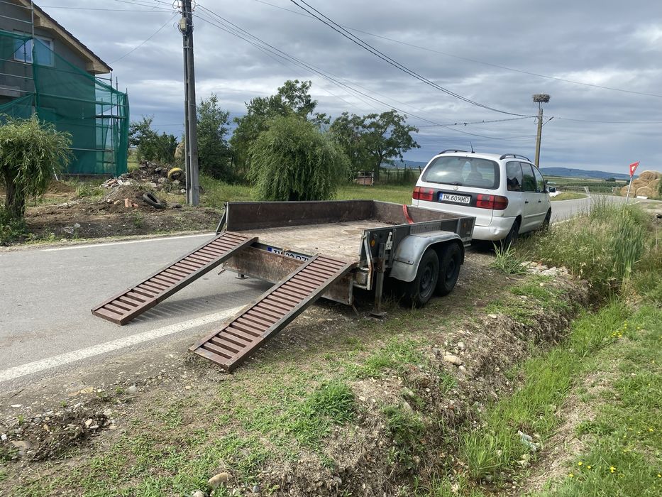 Vand remorca pentru utilaje de 3000 kg