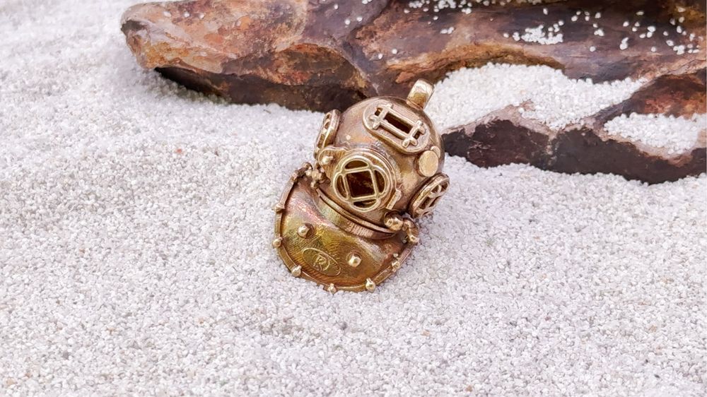 Breloc/ pandantiv cască scafandru Marc |V