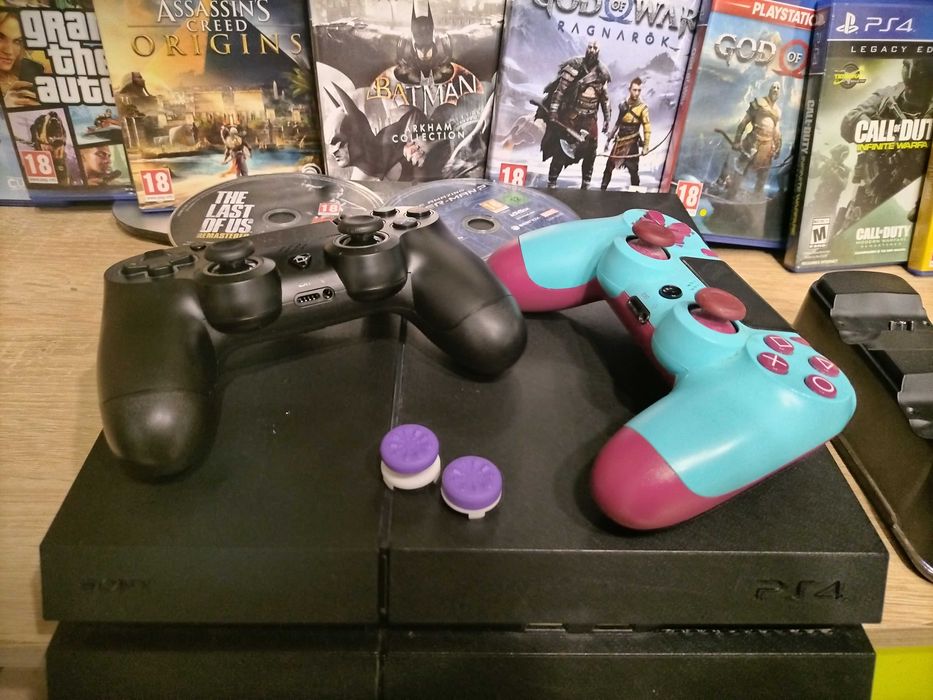 Конзола ps4 +10 игри