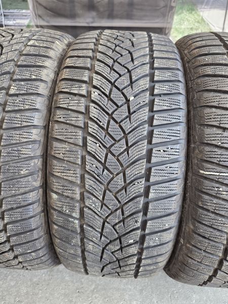 225/45/17 Goodyear 4бр