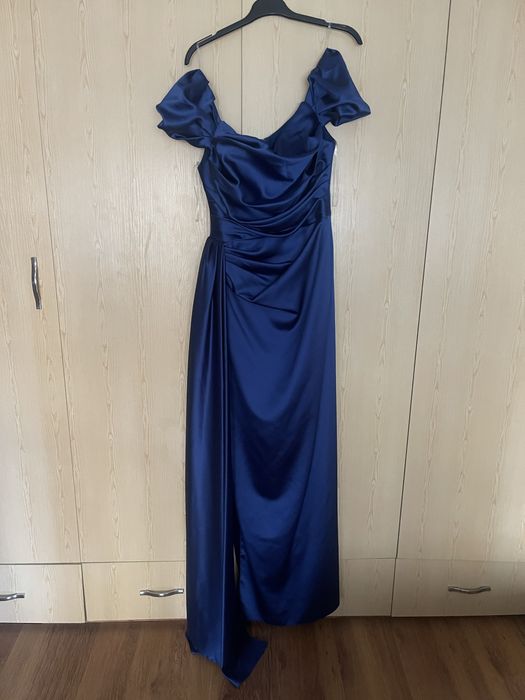 Тъмносиня официална рокля