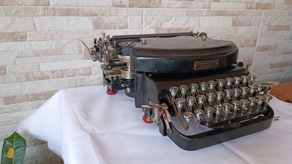 Стара пишеща машина Adler Mod.7 - Made in Germany - 1939 година - Антика