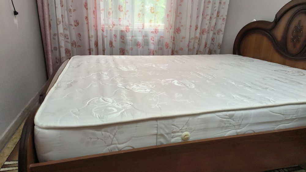 Продам двухспальнюю кровать