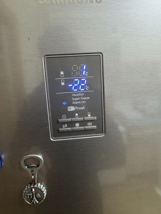 Холодильник Samsung
