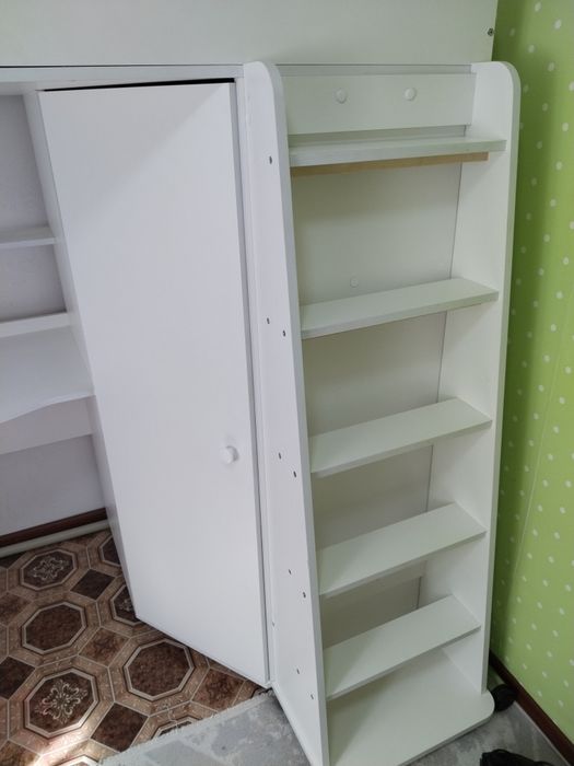 Продам кровать чердак с матрасом