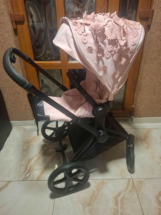 Cărzcior cybex priam simply flowers roz stare foarte bună