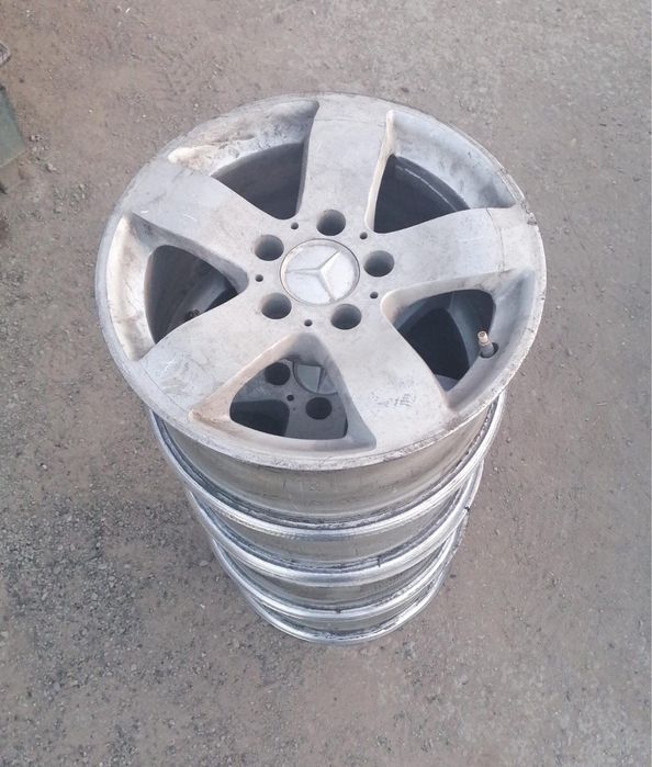Продам титанки для Мерс