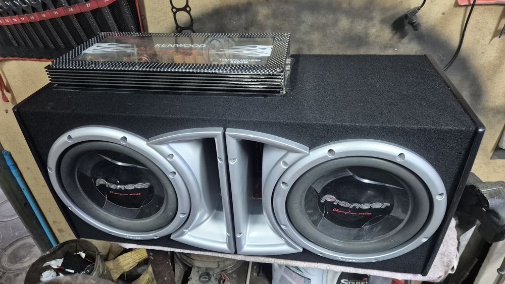 Сабвуфер мощный.