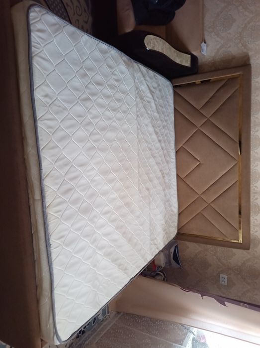 Спальный кровать