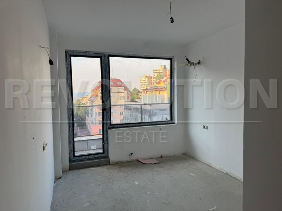 Тристаен апартамент в сграда с АКТ 16 в ж.к. Лозенец