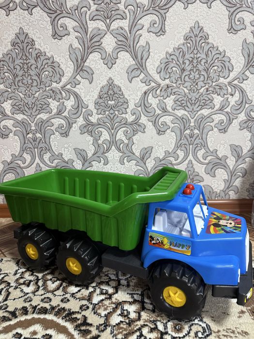 Продам детскую машинку