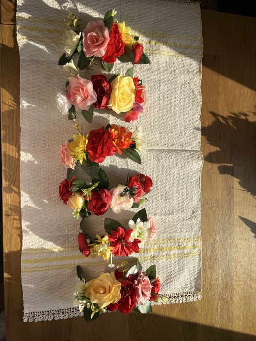 Венче с цветя за носия