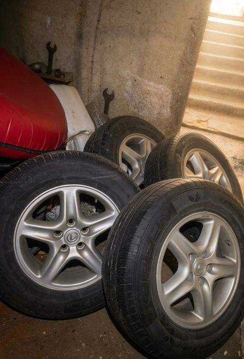 Продам колёса тойота лексус R16