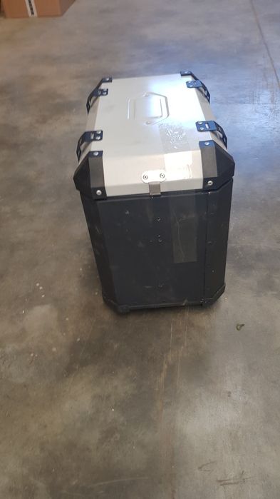 Cutie aluminiu (sidecase, topcase)