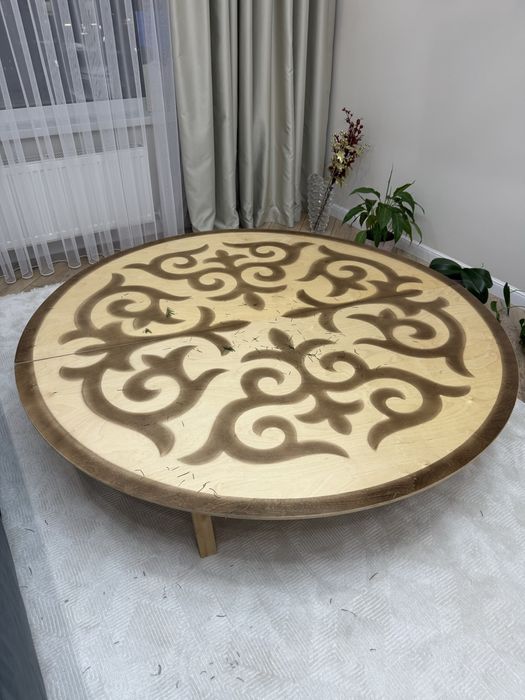 Продам круглый стол