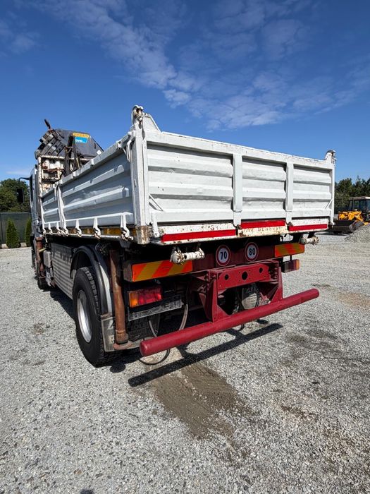 Camion basculabil cu macara 22 metri