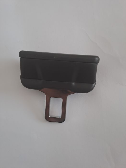 Adaptor centura de siguranță ,de vînzare .
