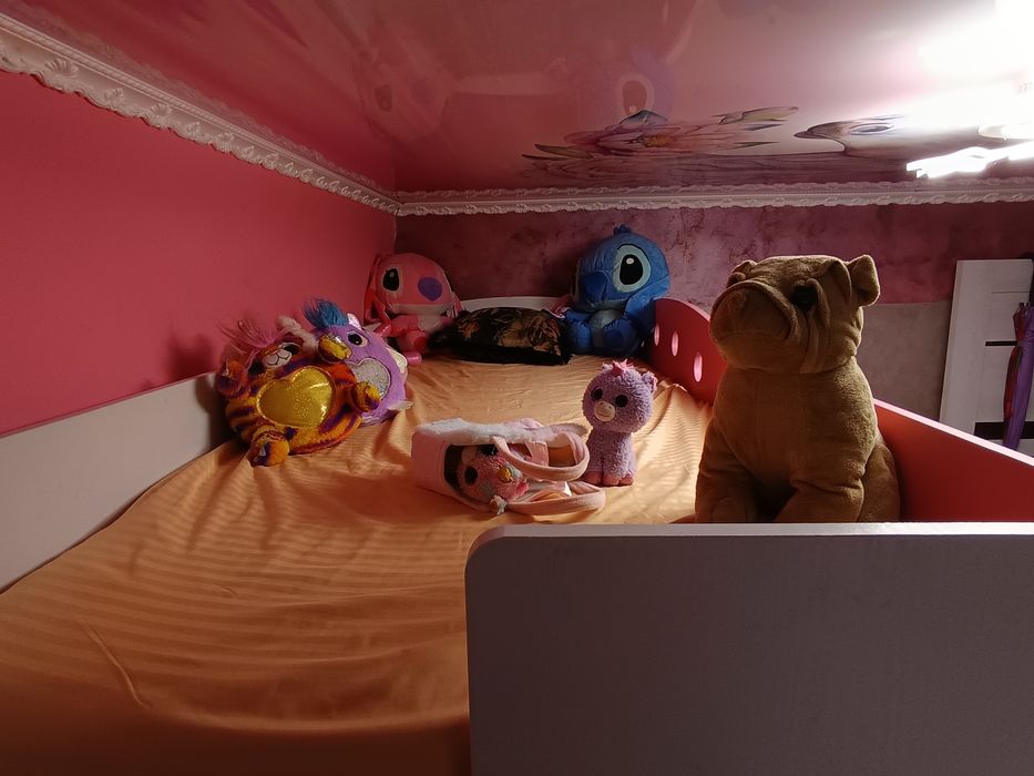 Mobilă de dormitor pentru fetițe