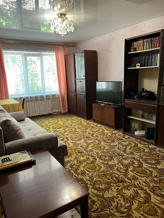 Продам! 2ком. кв. 1/2эт. р-он ДСР