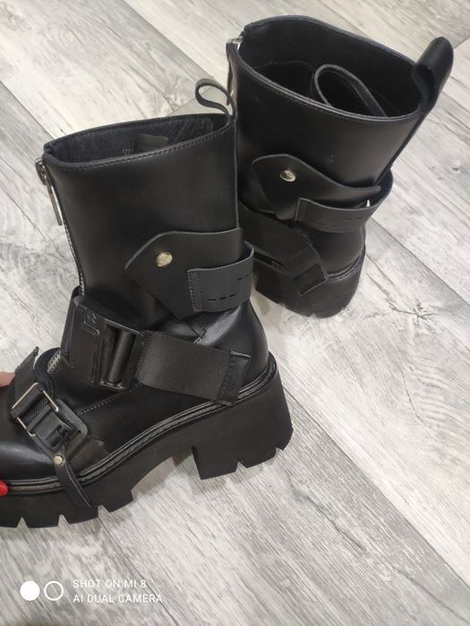 Продам осенние сапоги