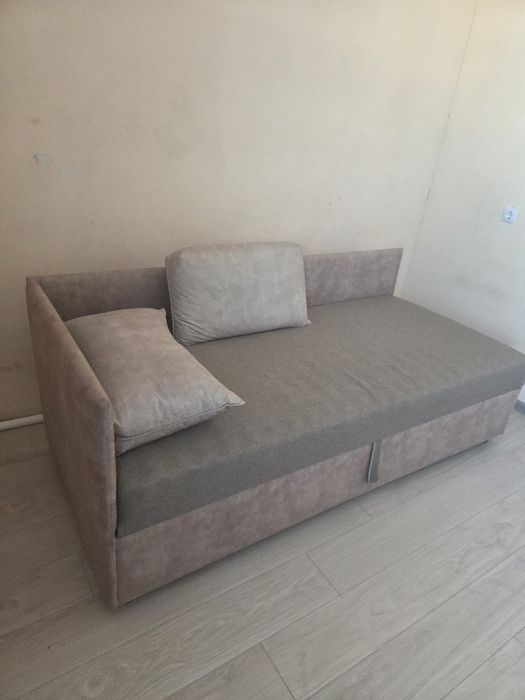 Продам Диван в хорошем состоянии