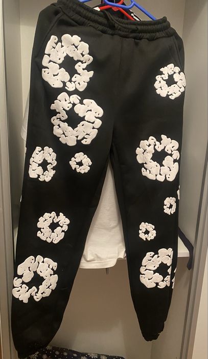 Pantaloni barbati denim tears