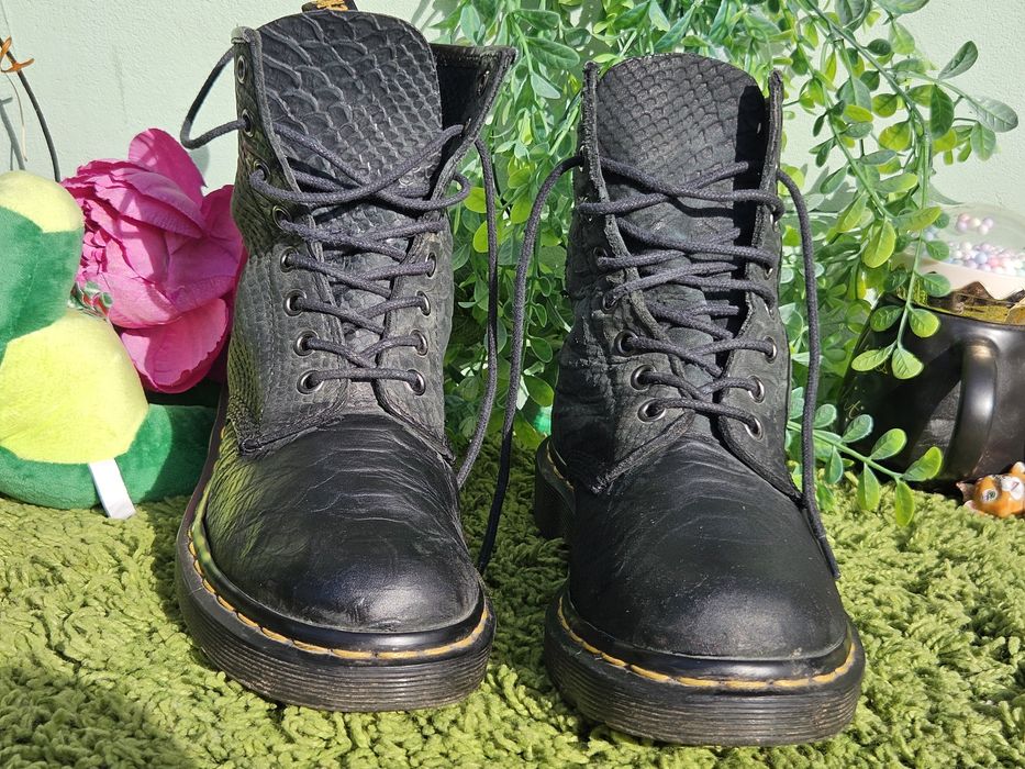 Dr Martens оригинални боти N37