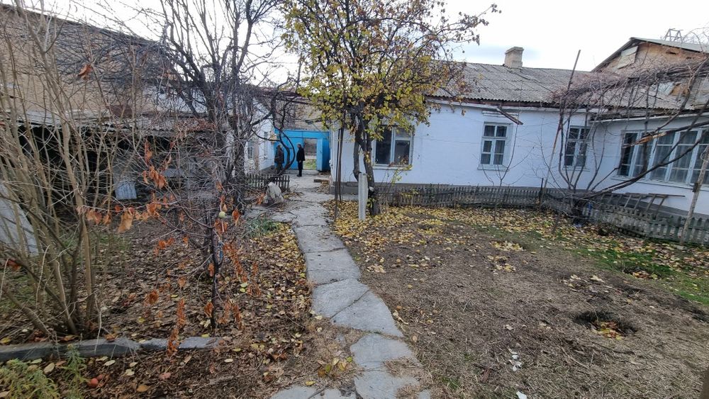 Продается дом 4 соток 6 комнат фасад дома 20 метров. Ориентир Гелён.