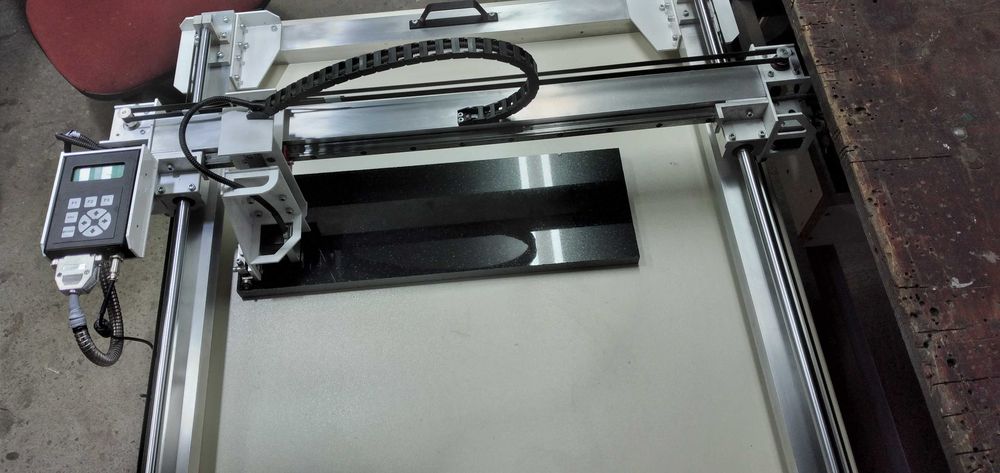 Гравираща машина /за фотографии върху черен гранит/