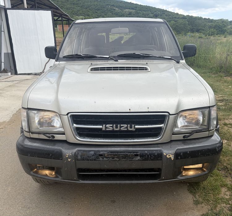 Isuzu Trooper 3.0D на части