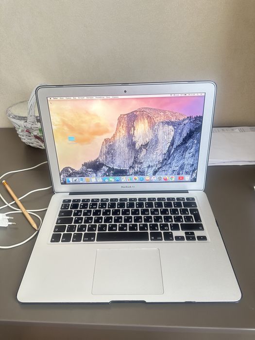 Macbook air 13 , 2017 г