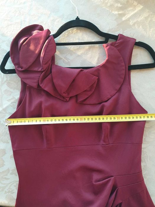 Елегантна вечерна, коктейлна рокля от Karen Millen.