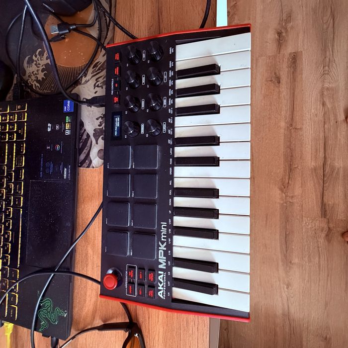Продам Akai mpk mk3