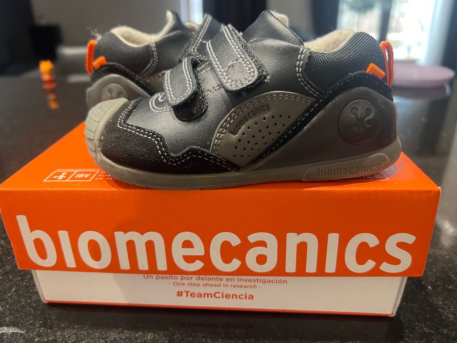 Детски обувки Biomecanics 24 номер