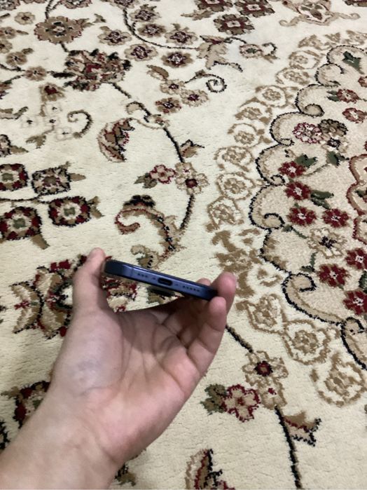 айфон 16 128гб док бар